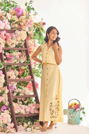 Top Yellow Top and Skirt Combos for a Fresh Festive Look