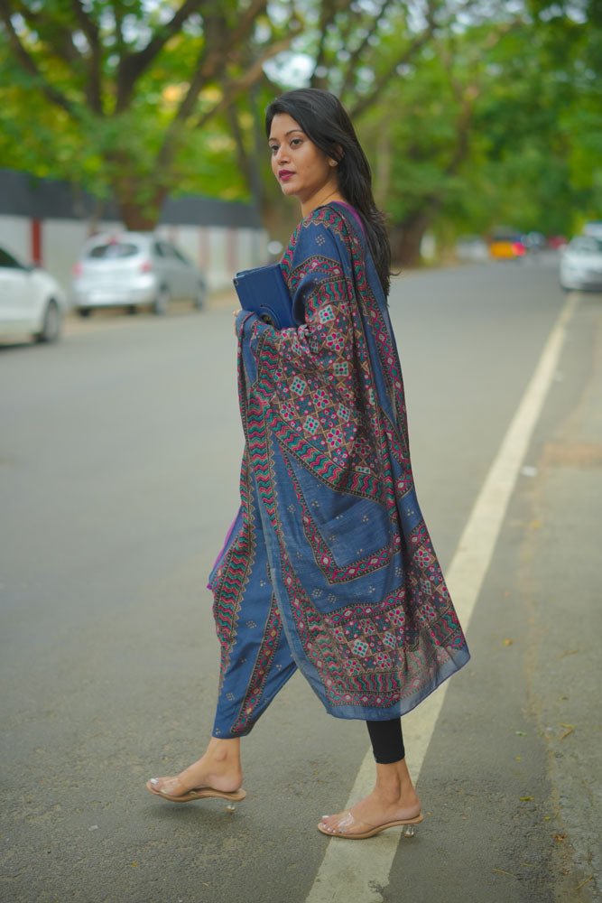 Violet kurti with Blue dupatta