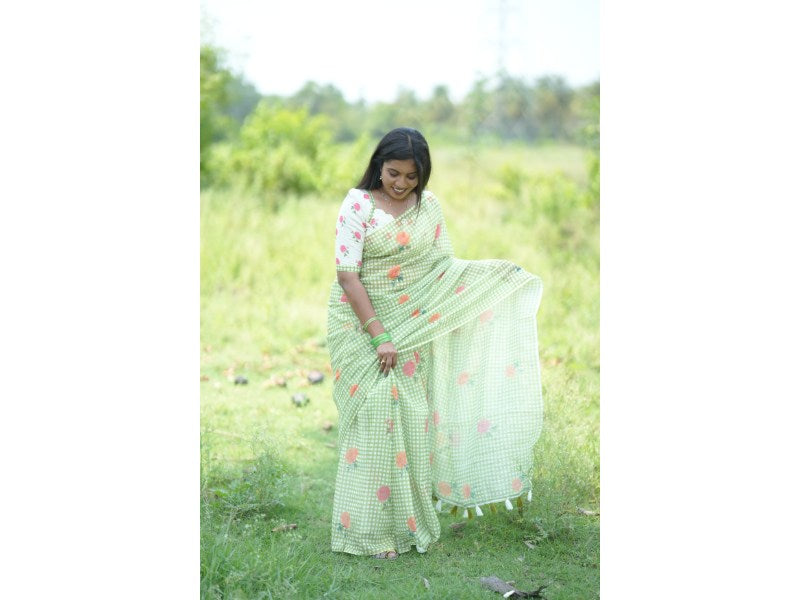 Nature Checks Floral Saree