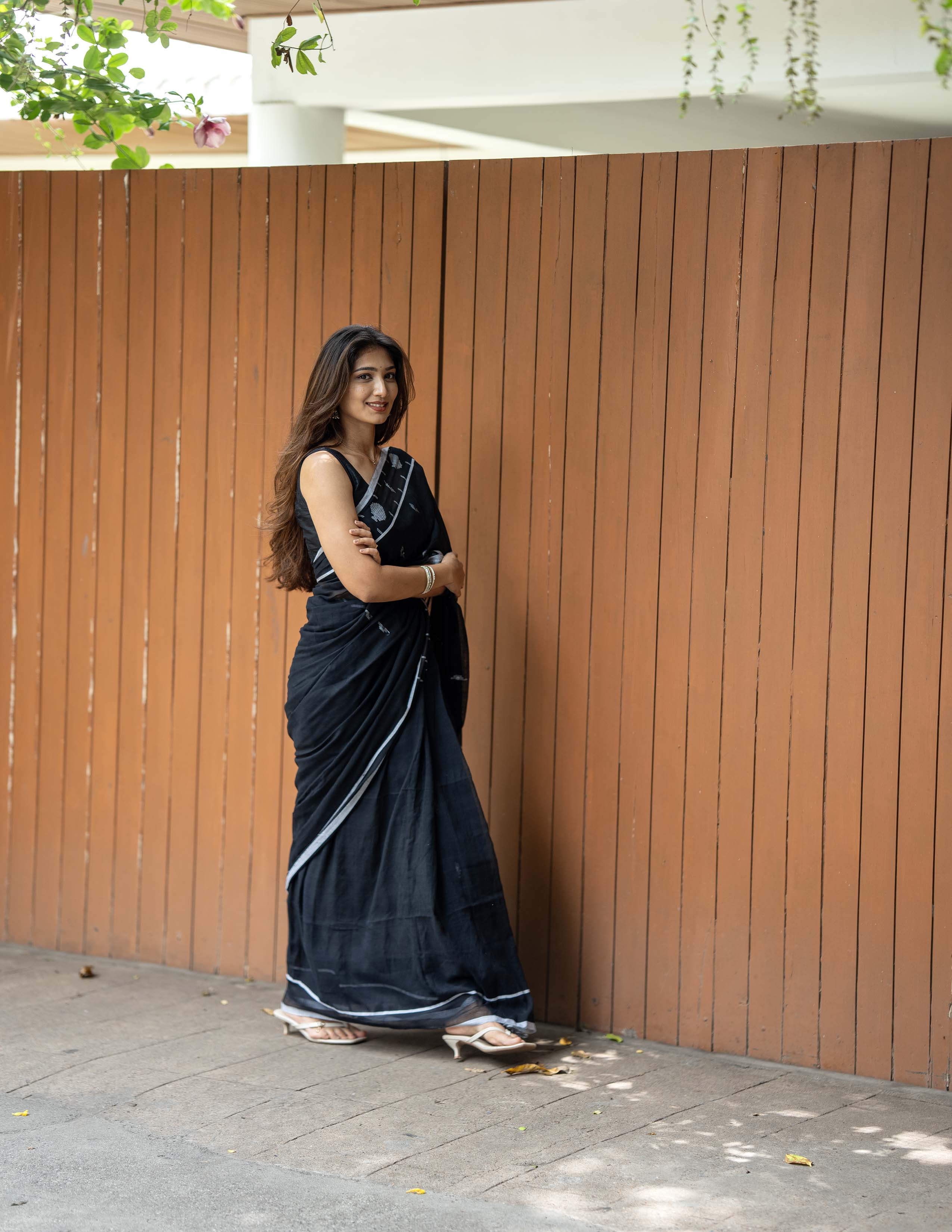 Midnight Elegance — Black Handloom Saree