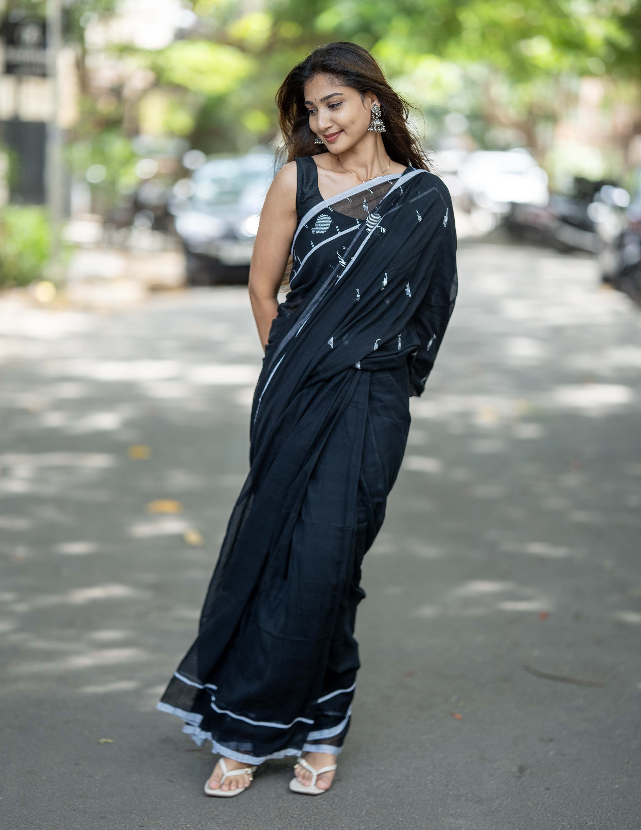 Midnight Elegance — Black Handloom Saree