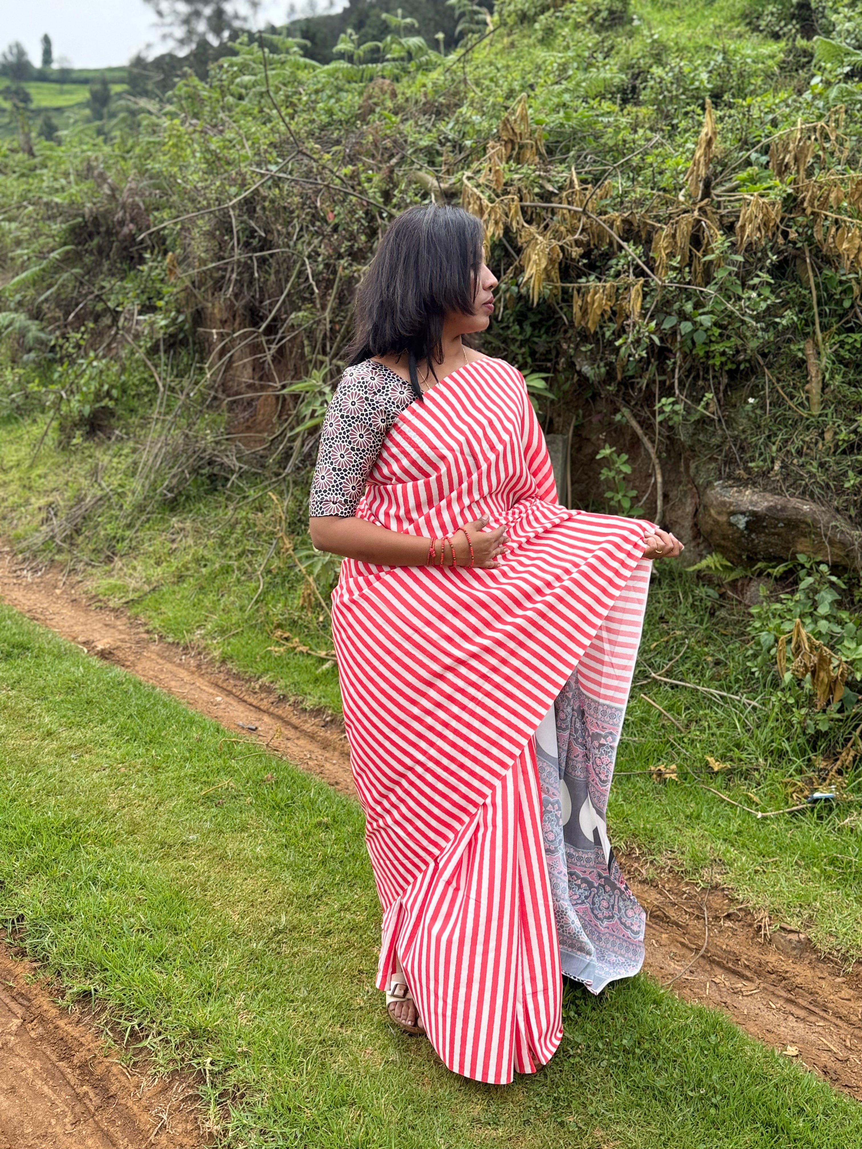 Red & White Striped Printed Saree with Ethnic Motifs