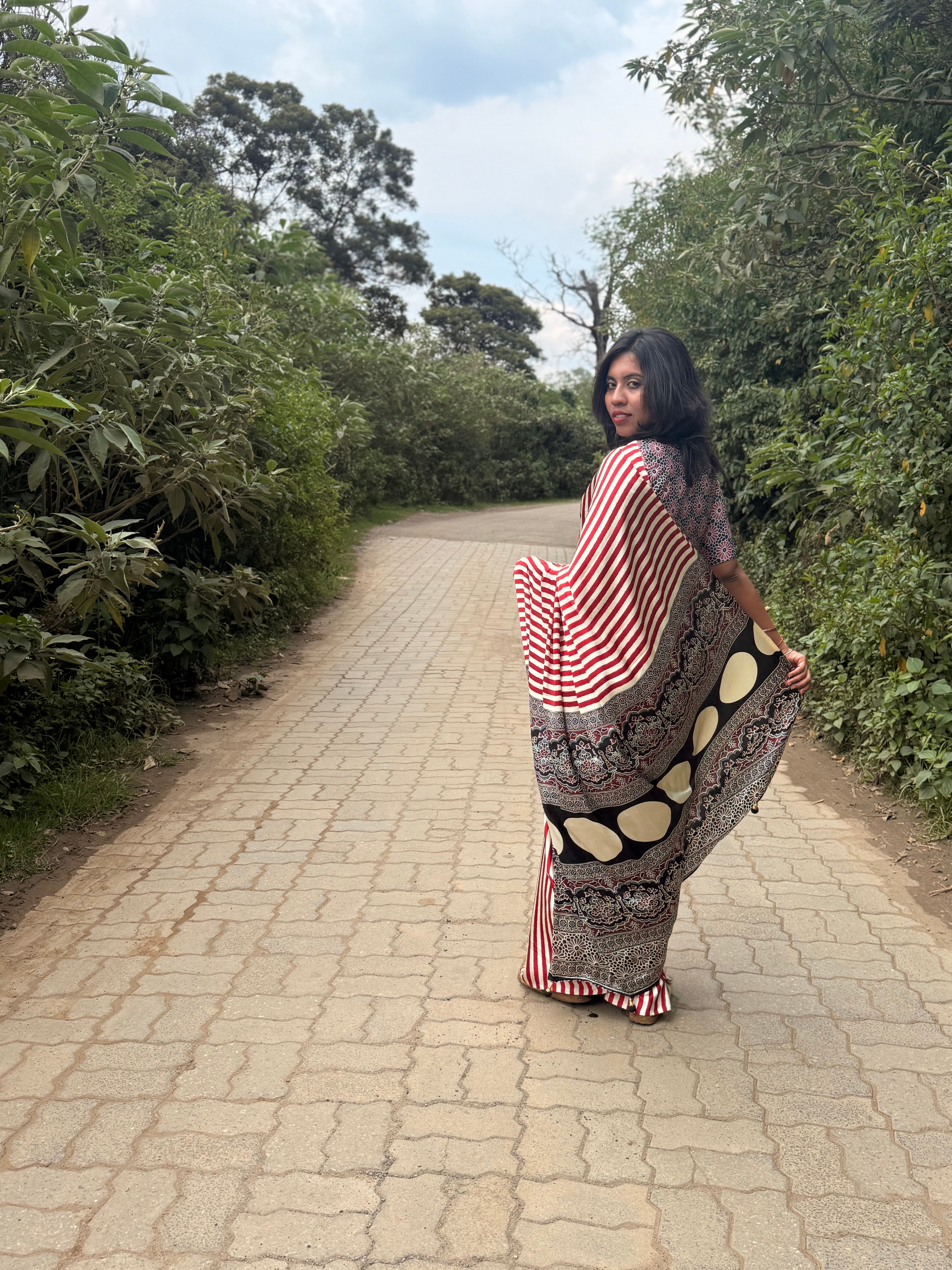 Stylish Red and Black Printed Saree