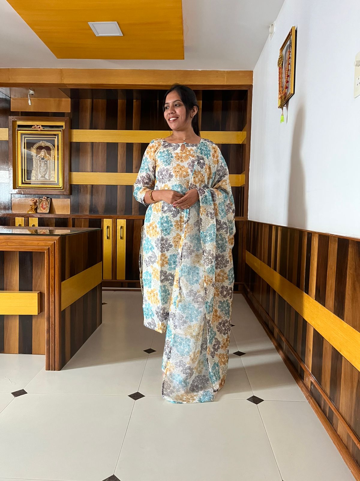 Ivory Garden  kurthi set