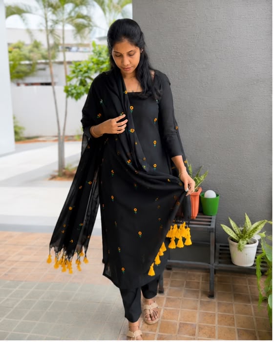 Kiara Embroidered Cotton 3piece Set