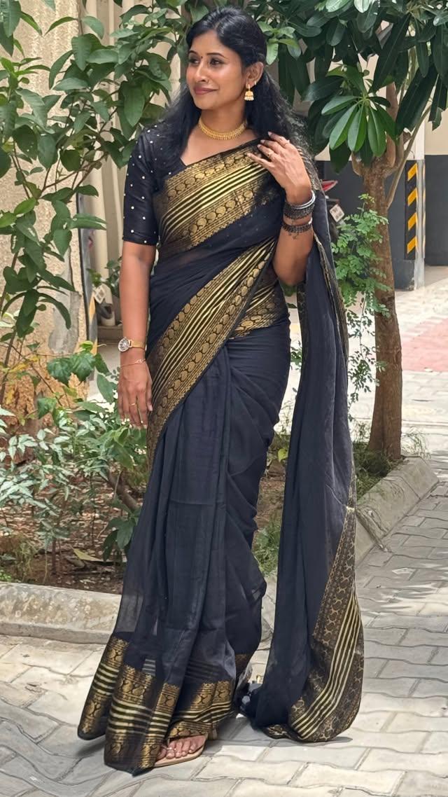 Black & Gold Mul Cotton Elegance Saree