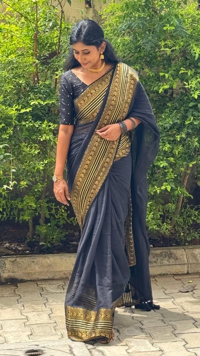 Black & Gold Mul Cotton Elegance Saree