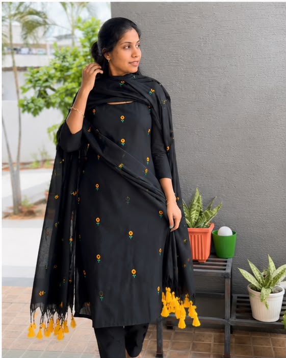Kiara Embroidered Cotton 3piece Set