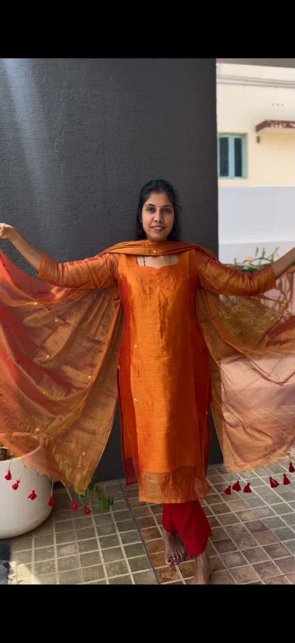 Elegant Rust Orange 3piece Set